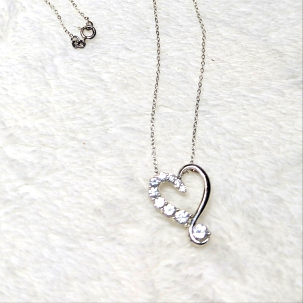 Vintage Elegant Sterling Silver Heart and CZ Necklace - Picture 5 of 8
